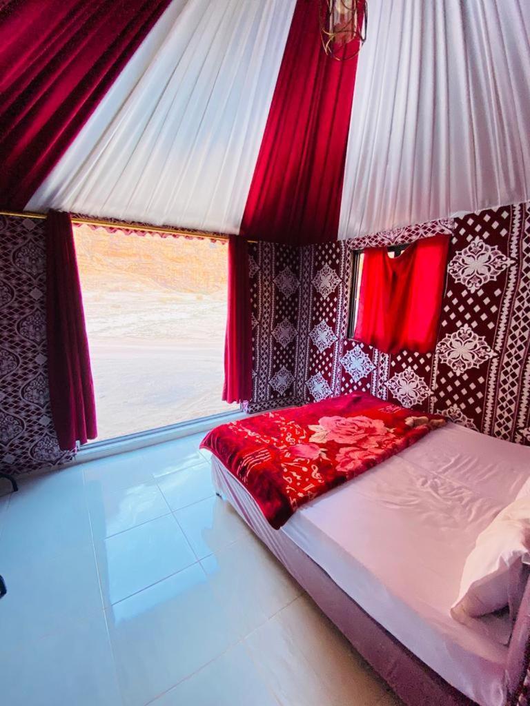 Sunrise Luxury Camp 호텔 와디럼 외부 사진