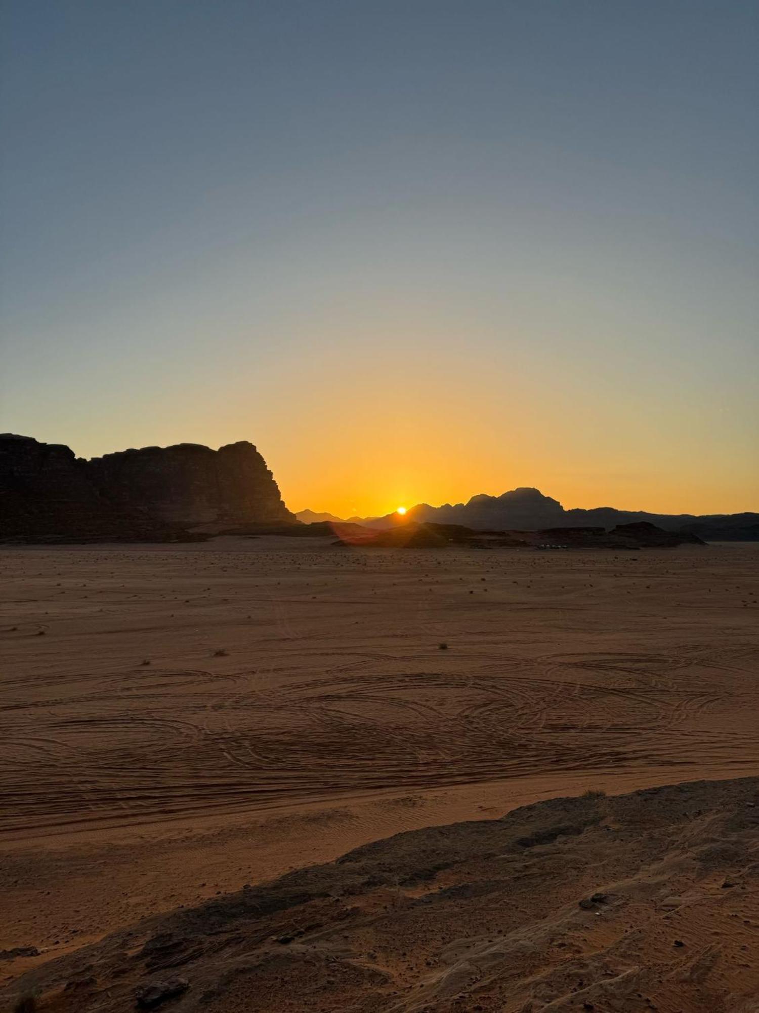 Sunrise Luxury Camp 호텔 와디럼 외부 사진
